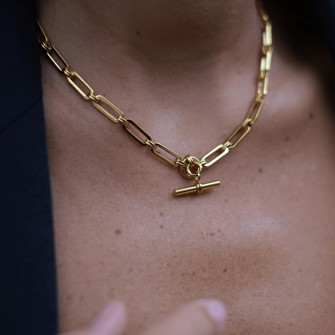 LUXE Linear Link T-Bar Necklace - Gold - Image 3